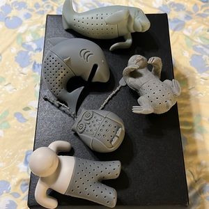 Enjoy a freshly brewed cup of tea with these cute little guys!